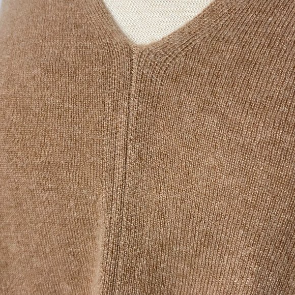 100% Cashmere Poncho Sweater, Camel, Not Shy, Lightweight Sz S/M, NWOT - Picture 3 of 5